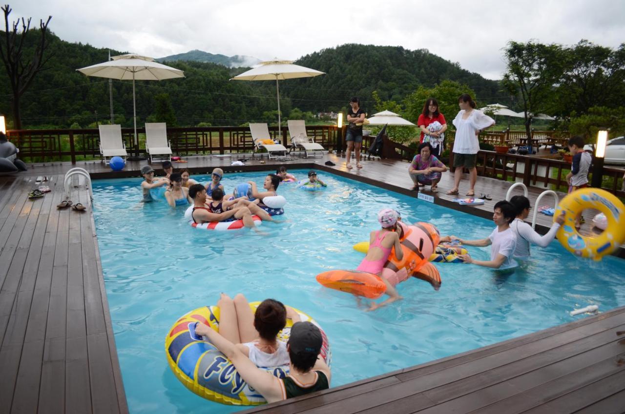 Forest Of Color Pension Hongcheon Exterior foto