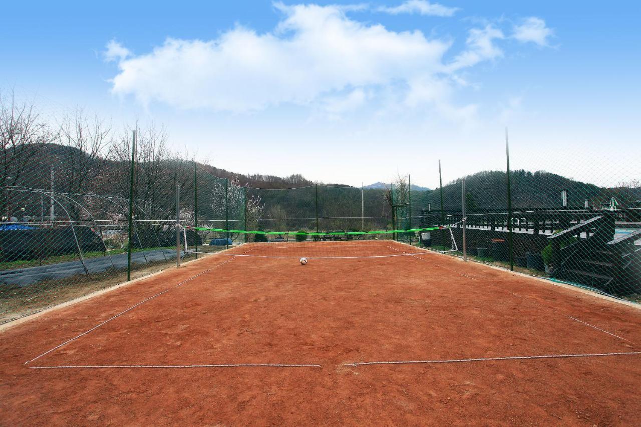 Forest Of Color Pension Hongcheon Exterior foto